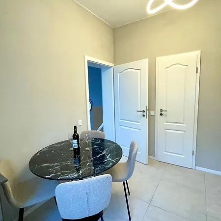 1 Apartment